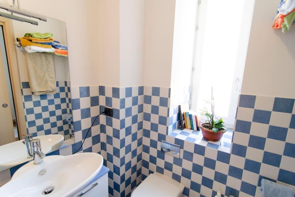 Quiet & Bright In A Sparkly District! Apartment Милано Екстериор снимка